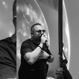 სიყვარული მჭირს