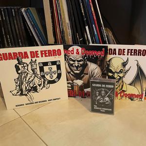 SKINHEADS (English Version)