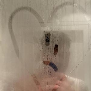 Numb the pain (feat. Emo Fruits)