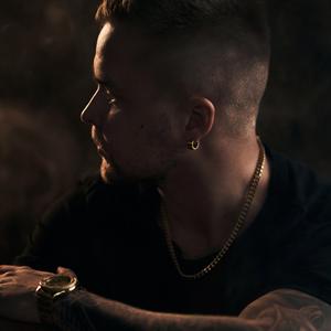 Pimeydessä (feat. Mirella)