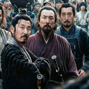 他笑你一身枷锁