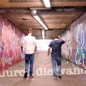 Durch die Wand