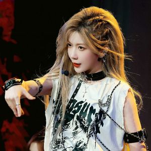 绝对领域（Revolver）- 郑丹妮