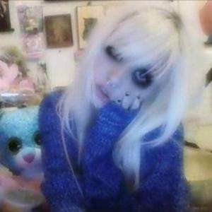 tranny sex slave (feat. Tr1st4n)