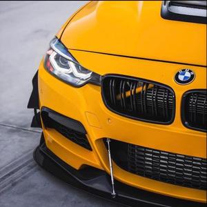 המכונית יפה