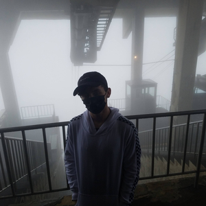 Primadonna (feat. Mynameisbleu)