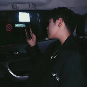 个人简介（翻自 安全着陆）