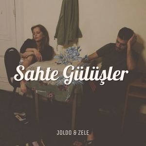 Sahte Gülüşler