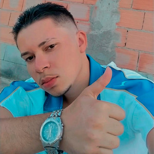 É de 4 Que Ela Se Amarra