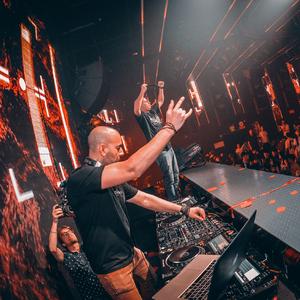 咚鼓串串香 （邹某人 remix）