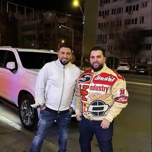 tzanca uraganu cand ma vezi palid la fata