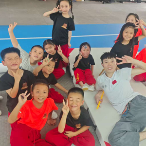 训斥武林小萌主