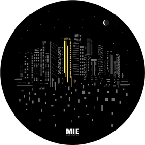 安静的城默不作声