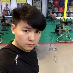 舞动魅力的身躯