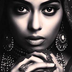 அருகில வந்ததும் அதிர்கிறது இடையழகே (feat. இரும்பொறை)