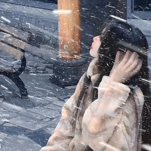 旧人不入新年 (何苦再留恋)