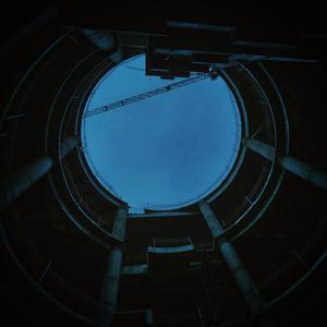 Sin mirar atrás (feat. Serafin.rap)