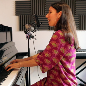 La puerta blanca (versión acústica)