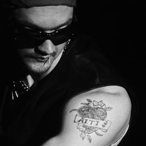 LAINSUOJATON (feat. Kingfish)