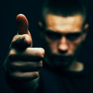 Выстрел в колено