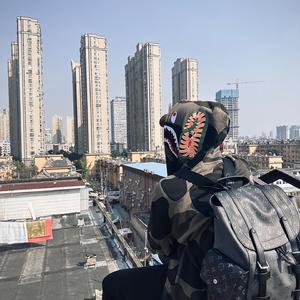 我无助 好想哭 找不到退路