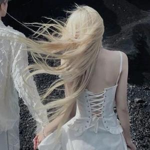 或许她从来就没有属于过我