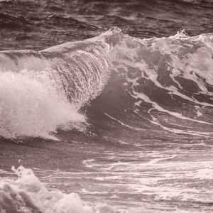 有趣平静的波浪情怀