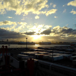 ずっと見えない