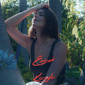 Biz Hiç Beceremedik Sevmeyide Terk Etmeyide