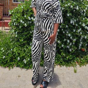 Ubaba owaye lala phandle osaba umfazi