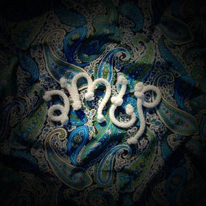 Mutha Hubbard Wha' Choo Doin' In Ma Cupboard?!