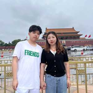 她