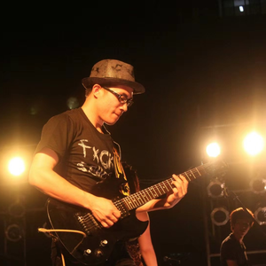 沙滩上的紫色浪漫