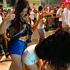 VAI NA PONTA DA CABECINHA TU ADORA FAZER LOUCURA