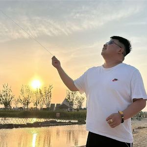 《梦里花》  胡文龙