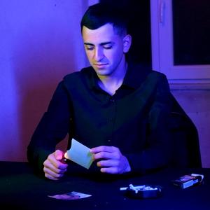 Denizlerden güzelsin