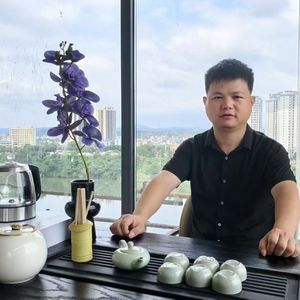 红尘并肩共徐行