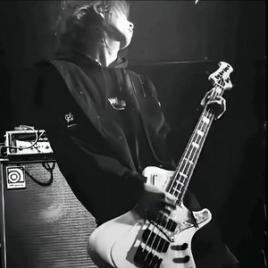 眼泪掉进白米饭