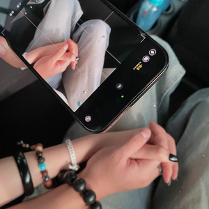 祝相爱的人都能够拥吻在街角