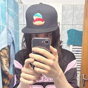 liniștea din capu' meu e foarte gălăgioasă