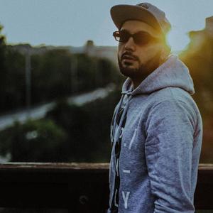 Ar Miyvarxar (feat. Ia Chantladze)