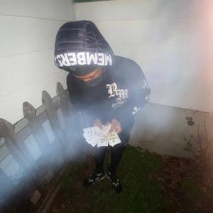 Marii.turntt vs WayneThrowed And PjayyThrowedd (feat. WayneThrowedd & PjayyThrowedd)