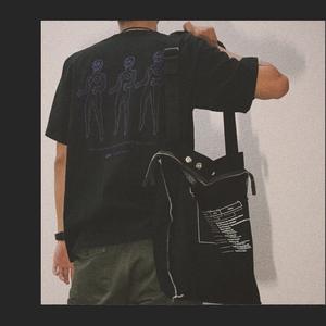 你媽媽不是你親生的。