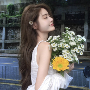 跪在佛前许个愿