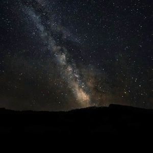 星河满目，你是逆着风跑的星光