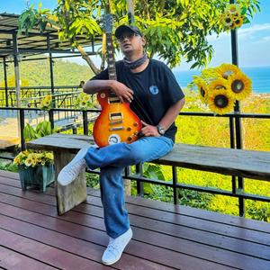 ไม่รักทำไมต้องหลอกกัน