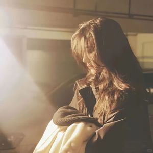 谁不是一边笑一边哭