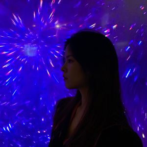 我也不知为何流下了眼泪