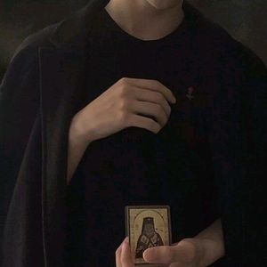 我就站在冷风中