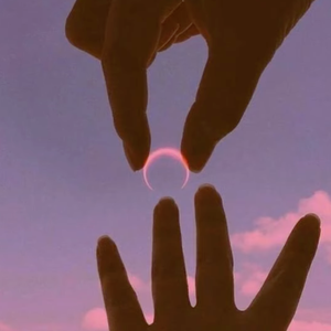 月亮只有一顆而我也只有妳